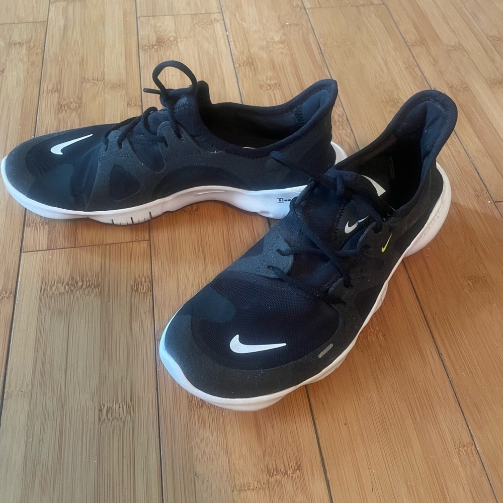 Nike Free. NIKE FREE Run 5 Running‎ Shoes 7.5  Black